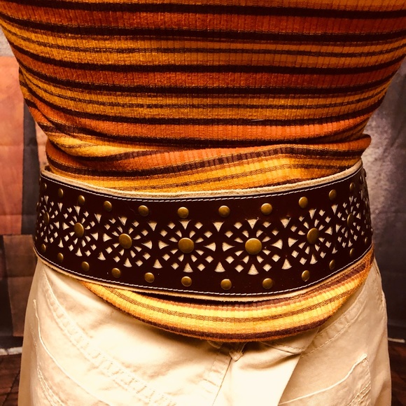 OLD NAVY CUTOUT BELT - Picture 16 of 16